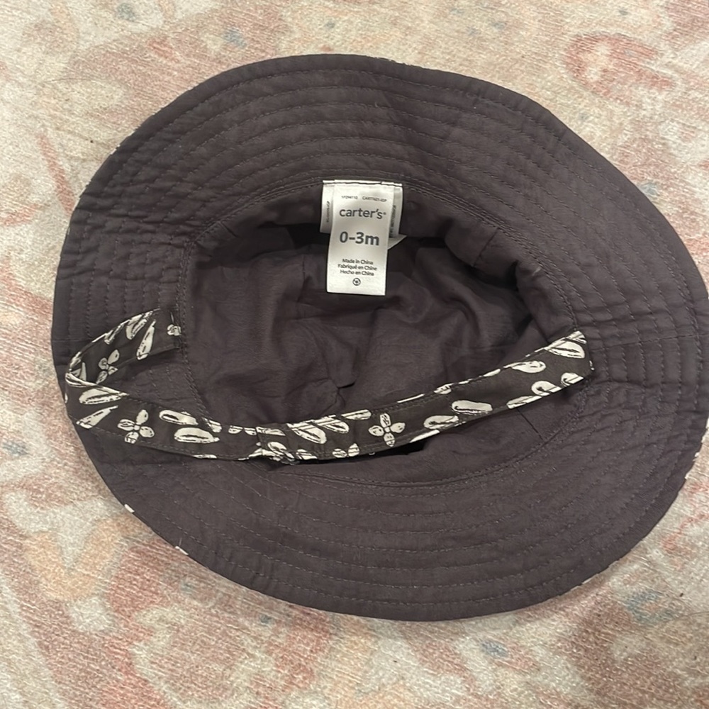 Carter’s Gray and off white boy bundle set - Picture 14 of 14